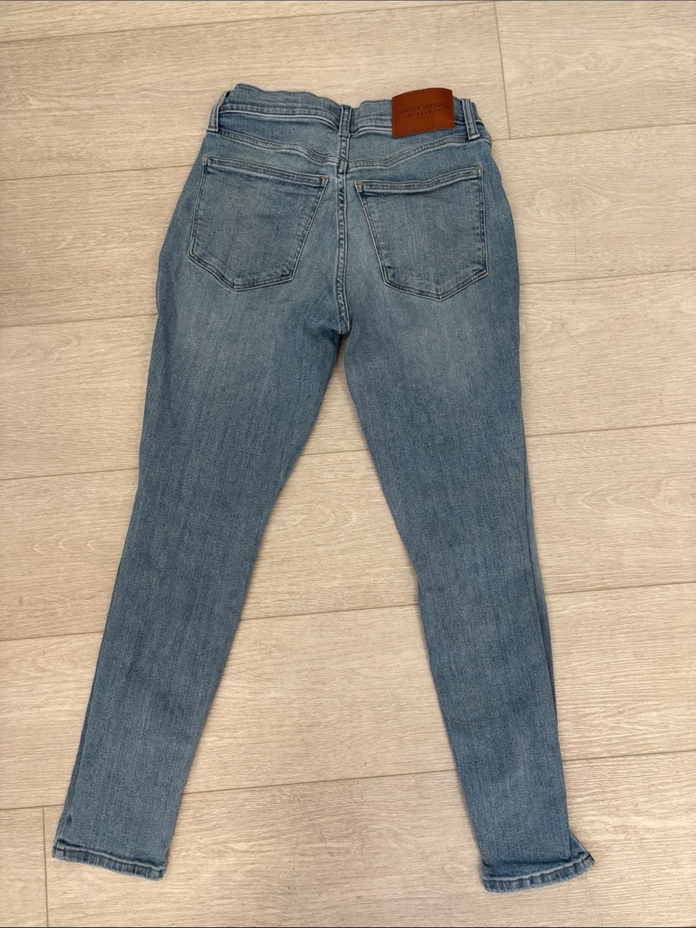 Lucky Brand Mid Rise Ava Skinny Ankle Jeans in Blue light wash size 4 / 27 A